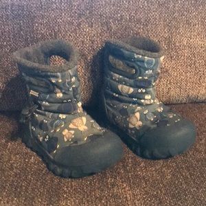 Winter boots